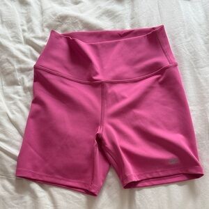 alo yoga airlift biker shorts